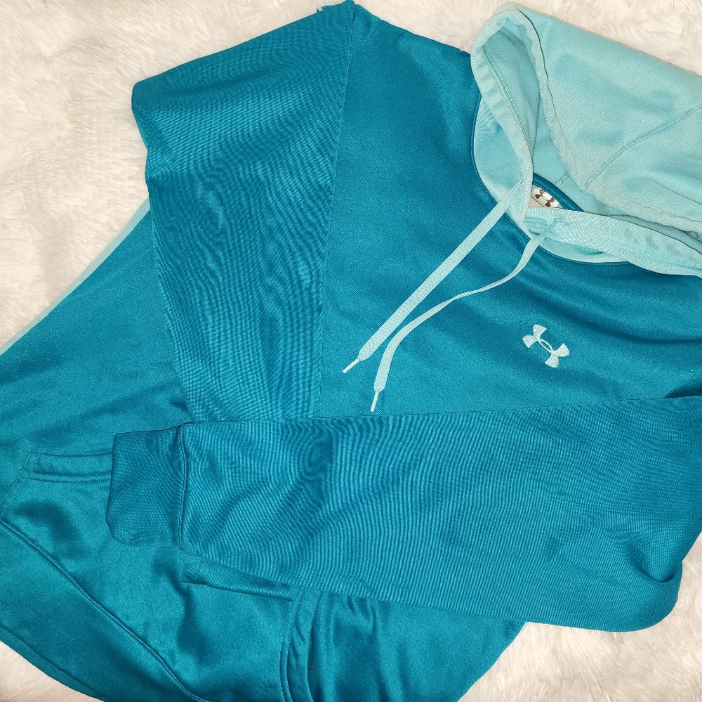 Under Armour hoodie size Medium